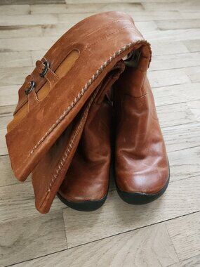 Keen Bern Baby Bern Brown Leather Tall Riding Boots with side buckles Size 9